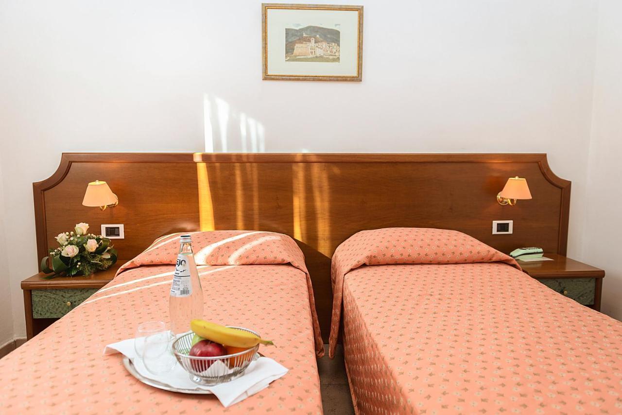 Hotel San Pietro Assisi Exterior photo